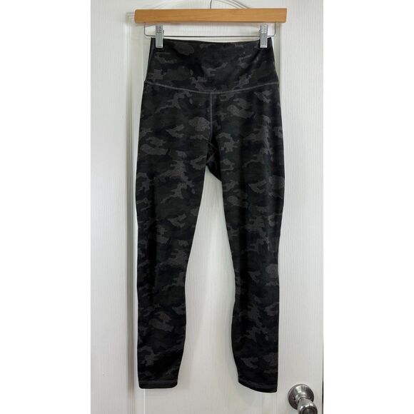 Fabletics Women's Power Hold Leggings Camo Print Black Gray Green Size XS - Picture 1 of 11